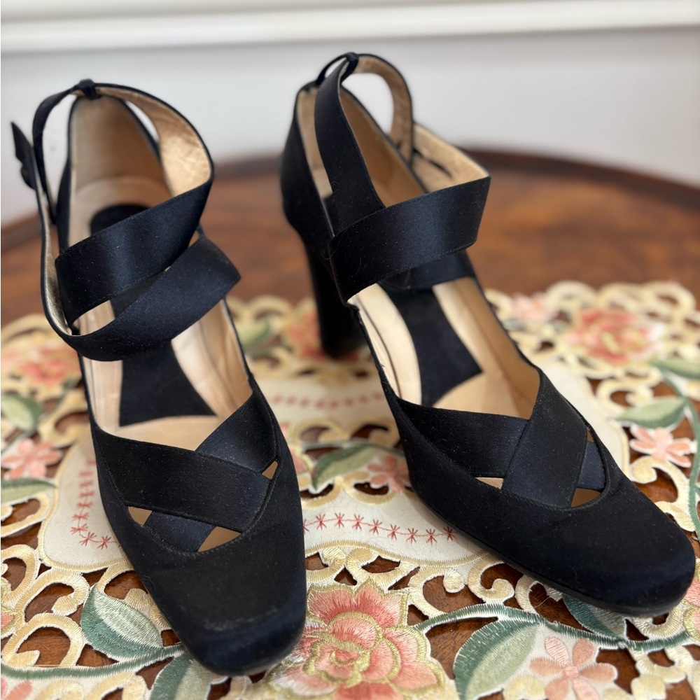 Gucci Beautiful Satin Black Women's Heels